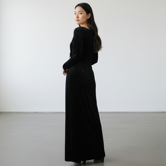 Jeffrey and Dara Black Velvet Evening Dress - Picture 3 of 7